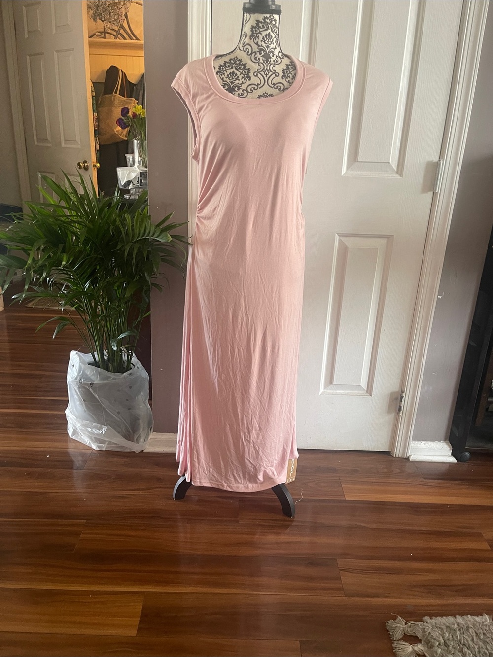 OGL NWT Sleeveless Pink Maxi Dress with built in bra- Soft Everyday Style
